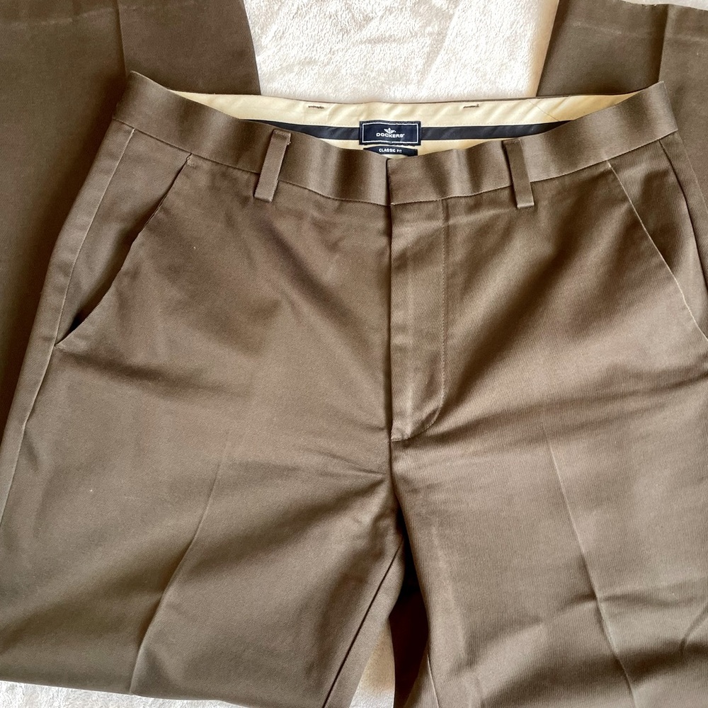 Dockers Classic Fit Pants⚓️💪🏽🙌🏻